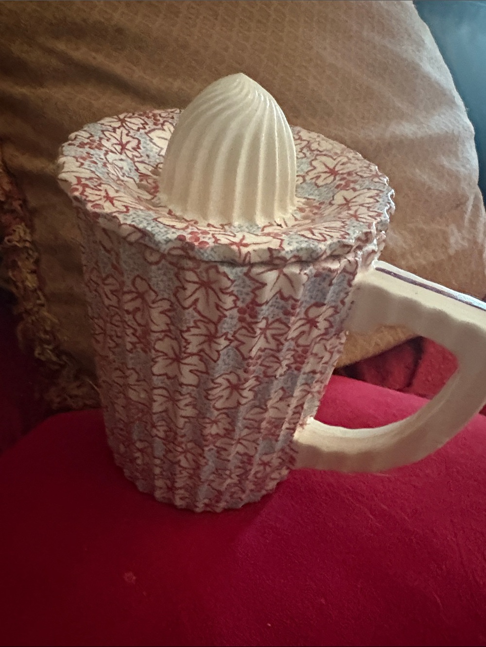 VINTAGE Floral pattern Pitcher juicer